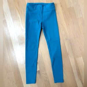 Athleta Girls- High Rise Powervita Chit Chat legging. Size 7. Great condition!